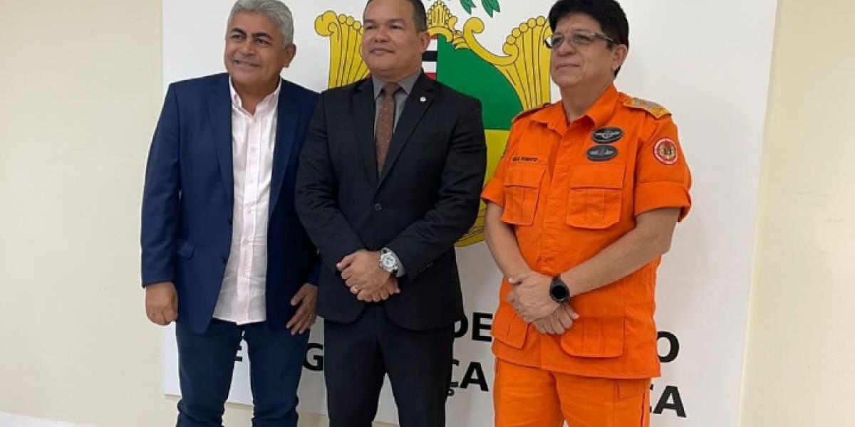 Prefeito Zé Francisco cumpre agenda na capital e consegue nova viatura policial para Codó