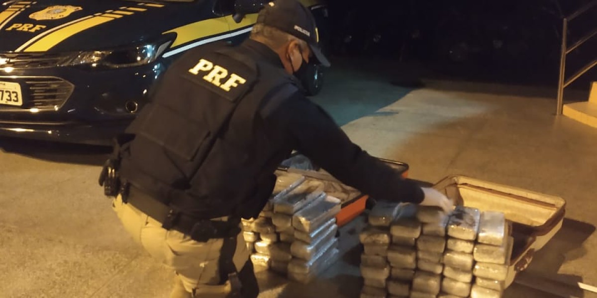 PRF apreende mais de 70 tabletes de maconha em Caxias