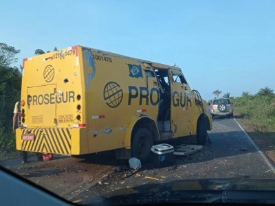 Homens armados com fuzis atacam carro-forte na MA-206