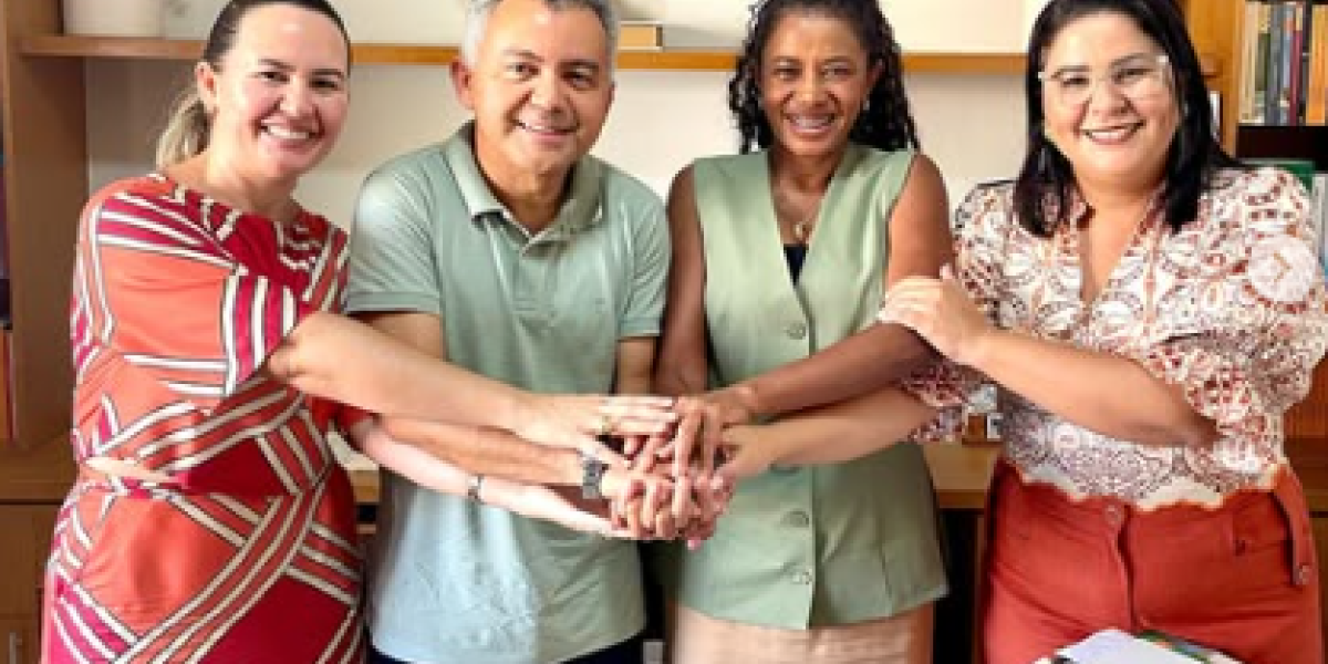 Em reunião em São Luís, Cléber Verde destina R$ 2 milhões para a saúde e garante novas casas para São João do Sóter