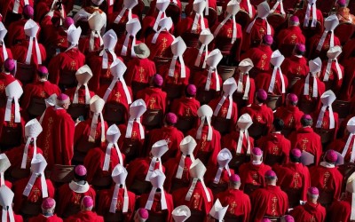 Comissão do Vaticano proíbe mulheres de se tornarem diáconas