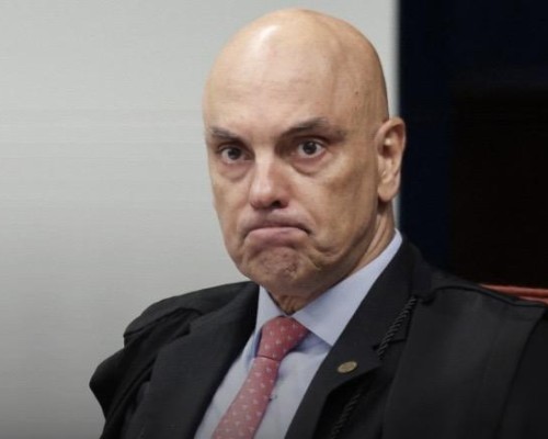 Moraes defende regulação do jornalismo e quer que STF exija diploma para a profissão