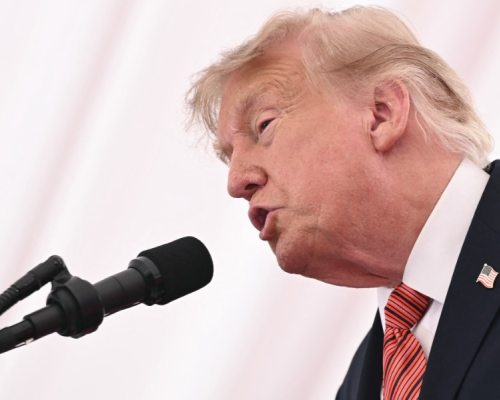 Trump diz que não tomou partido na eleição do Brasil porque Lula pediu