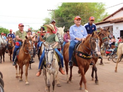 Prefeito Zé Francisco participa da tradicional Cavalgada do festejo de São Raimundo Nonato em Codó