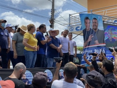 Prefeito Kedson Lima recepciona deputado Josimar Maranhãozinho com uma multidão de pessoas  no centro de Aldeias Altas 