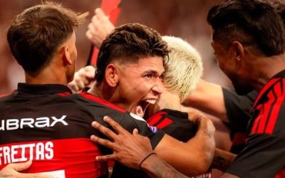 Flamengo vence, Palmeiras goleia e disputa pela liderança segue acirrada no Brasileirão