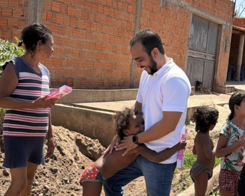 Dr. Zé Carlos realiza ação social de entrega de brinquedos em Aldeias Altas