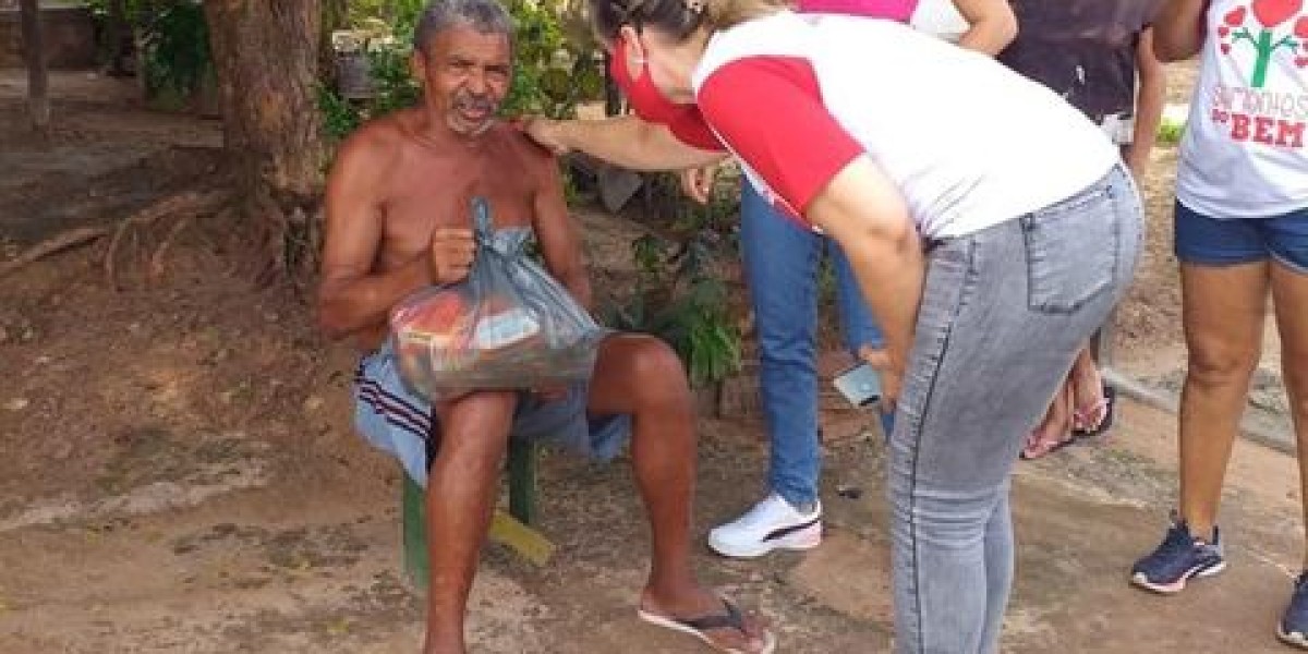 O projeto “Sementes do Bem” juntamente com à vereadora Cyntia Lucena faz entregas de cestas básicas em bairros de Caxias 