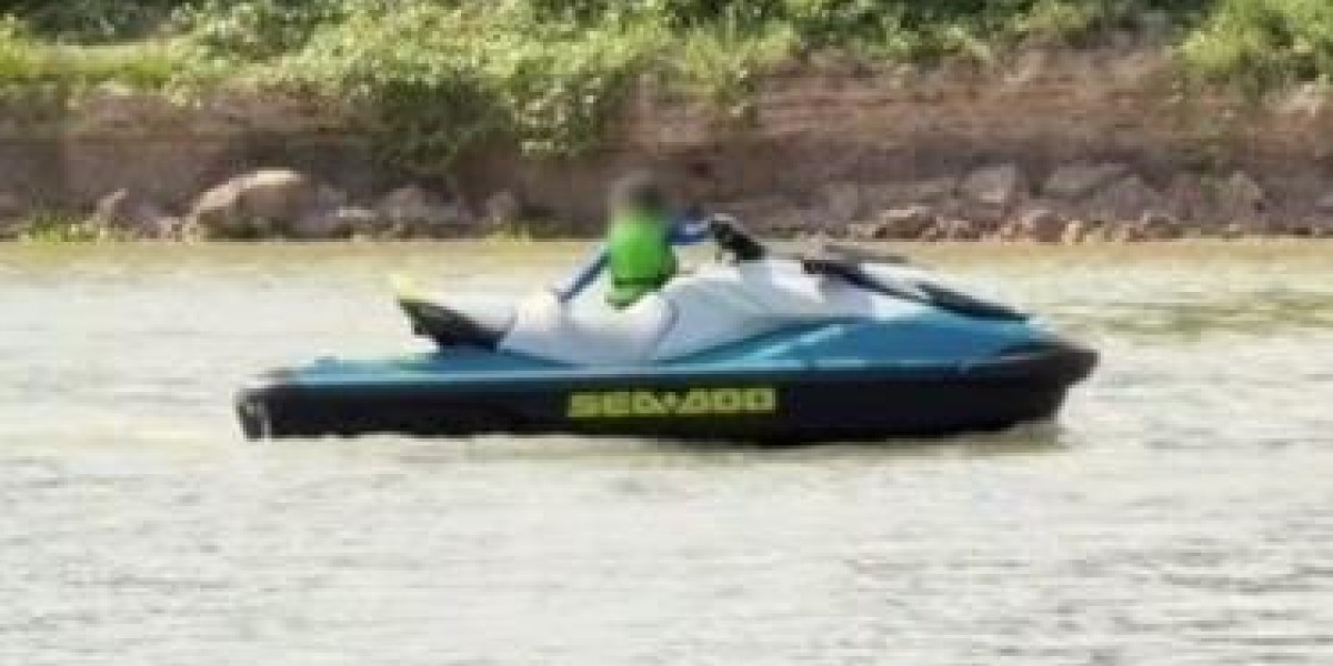 Criança de quatro anos é flagrada pilotando moto aquática em Pindaré-Mirim