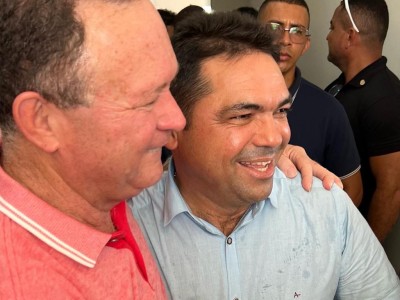 A convite do governador, Prefeito Toinho Patioba participa da inauguração da câmara municipal de Presidente Dutra
