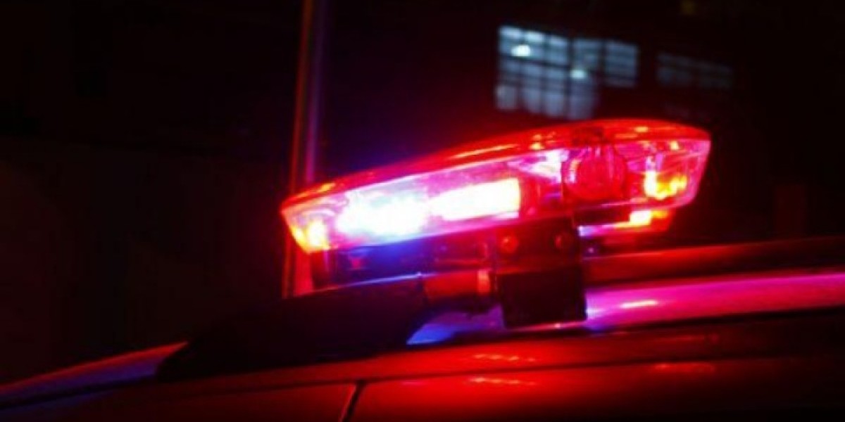 Suspeito de roubar veículo morre em confronto policial