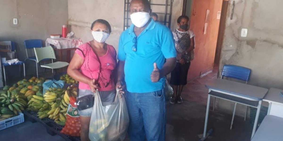 Agricultores e 200 famílias são beneficiados com a compra de produtos do PAA em São João do Sóter