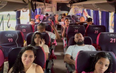 Atletas de São João do Sóter embarcam para disputar a Taça das Favelas Nacional em São Paulo