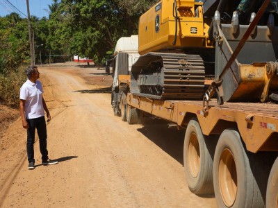 Prefeito Nonatinho segue com obras e recupera estrada que liga Mucambo de Ferro ao Canadá