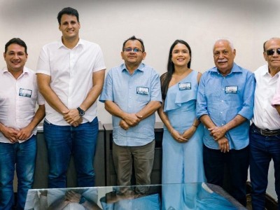 Prefeito Juvenal Silva participa de reunião em São Luís para tratar de projetos para Parnarama