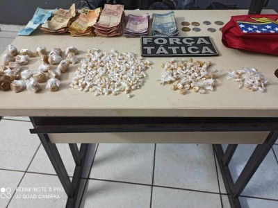 Polícia Militar realiza prisão e apreende entorpecentes durante operação bairro seguro em Caxias 