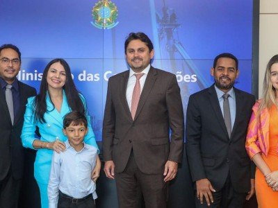 Prefeito de Imperatriz, Assis Ramos, se reúne com ministro das comunicações em Brasília 