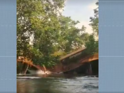 Caminhão com calcário cai no rio Mearim após ponte desabar em Grajaú