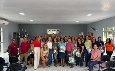 Secretaria de Saúde entrega uniformes e materiais de apoio aos Agentes Comunitários de Saúde