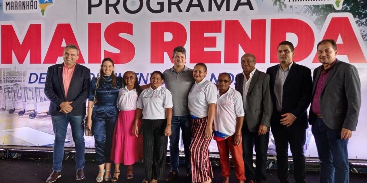 Deputado Francisco Nagib beneficia comerciantes de Codó com kits do Mais Renda