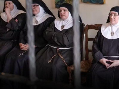 Freiras espanholas são presas suspeitas de venderem artefatos da Igreja