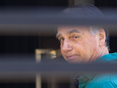Perícia médica em Bolsonaro conclui que ex-presidente tem hérnia e precisa de cirurgia 'o mais breve possível'