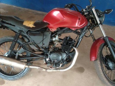 Polícia Militar apreende motocicleta adulterada durante Operação Bairro seguro em Aldeias Altas
