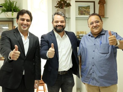 Prefeito de Palmeirais (PI), Baltazar Campos, se reúne com o Secretário de Governo, Marcelo Nolleto, e o Deputado Estadual Flávio Nogueira Jr, para tratar de no