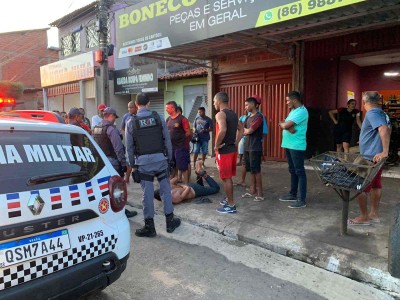 11 BPM Conduz homem que estava ameaçando populares e comerciantes na Avenida Tiúba