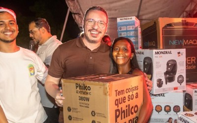 Natal de Paz e União reúne grande público na Praça Cisnandes em Senador Alexandre Costa